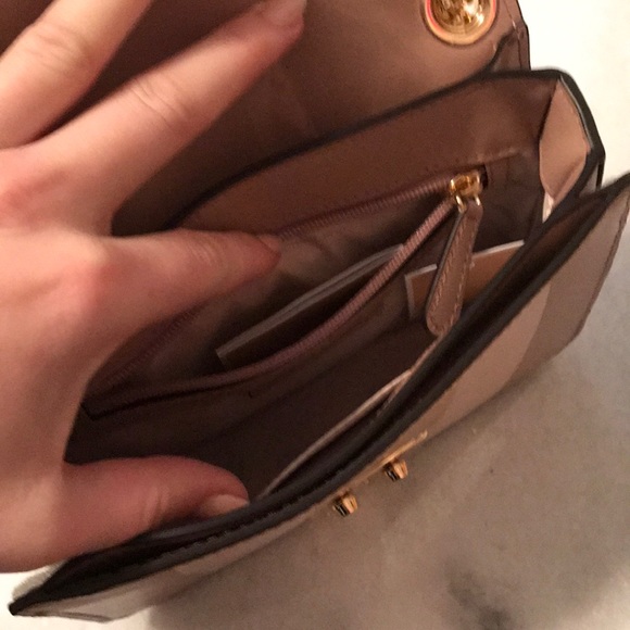 Michael Kors handbag - Picture 6 of 8